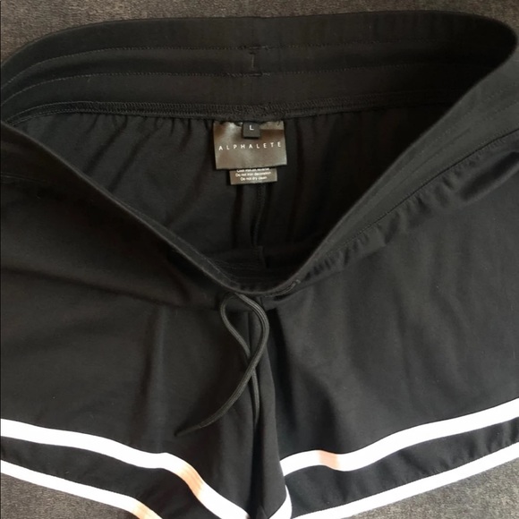 Alphalete Curve Shorts - Picture 5 of 8